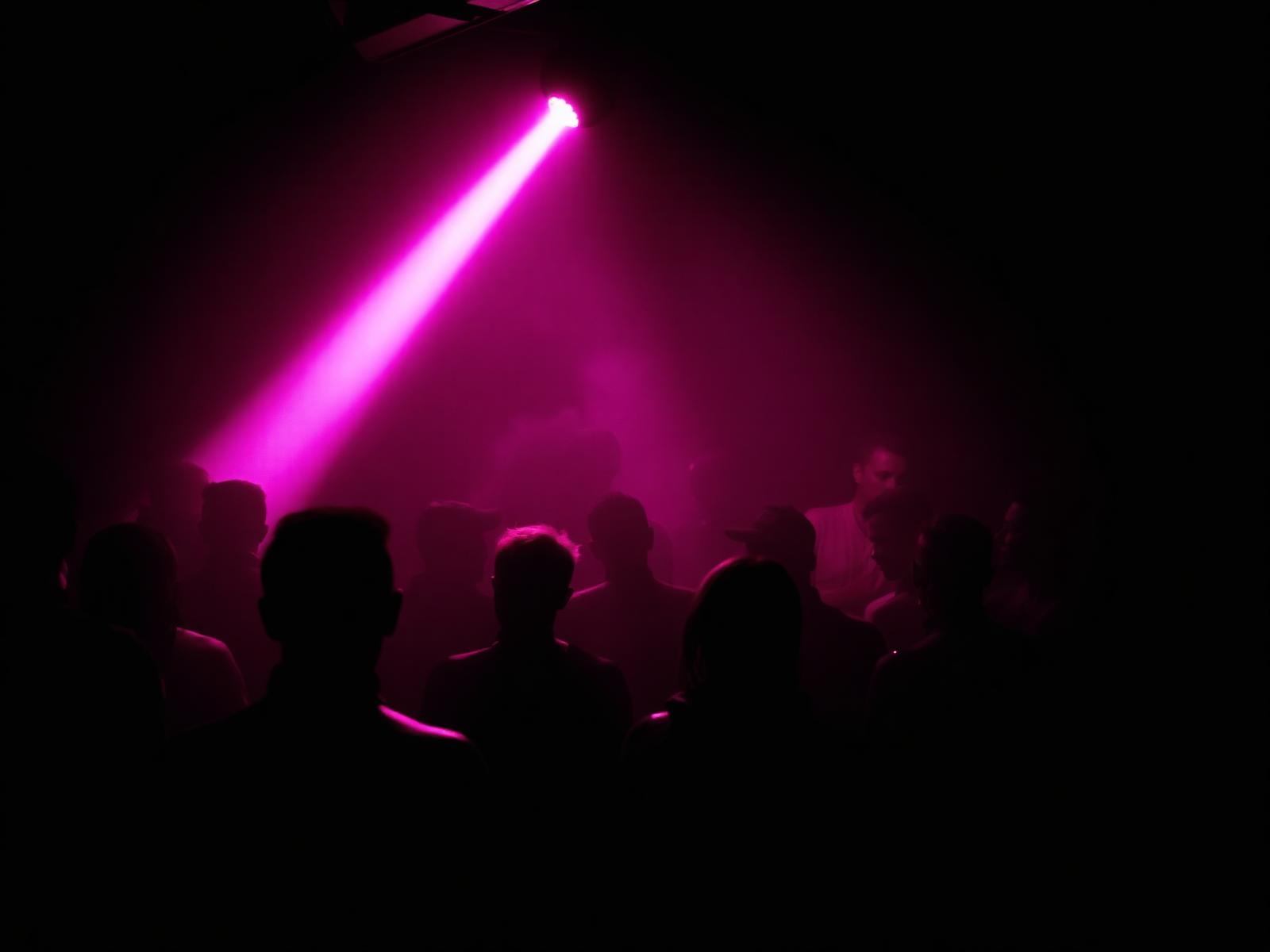 Foule en silhouette